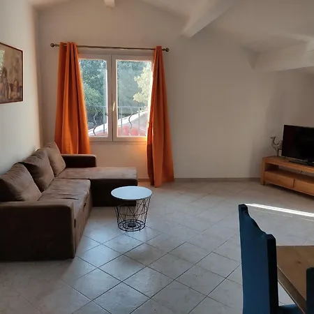 Apartment Dervonnae, La Provence A L'ombre Des Chenes Tavernes