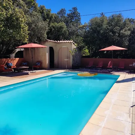 Apartment Dervonnae, La Provence A L'ombre Des Chenes *