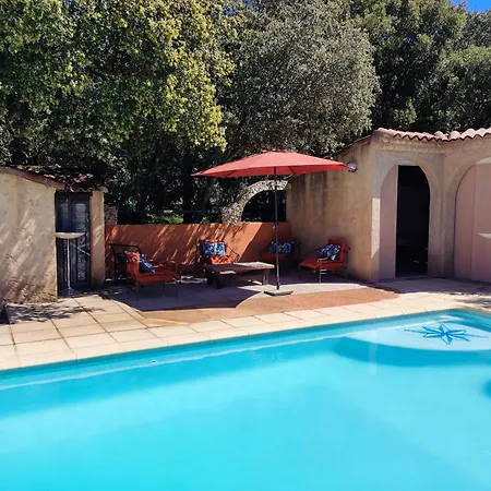 Dervonnae, La Provence A L'ombre Des Chenes Apartment Tavernes